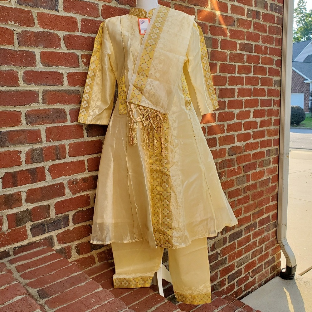 Salwar suit NWT
